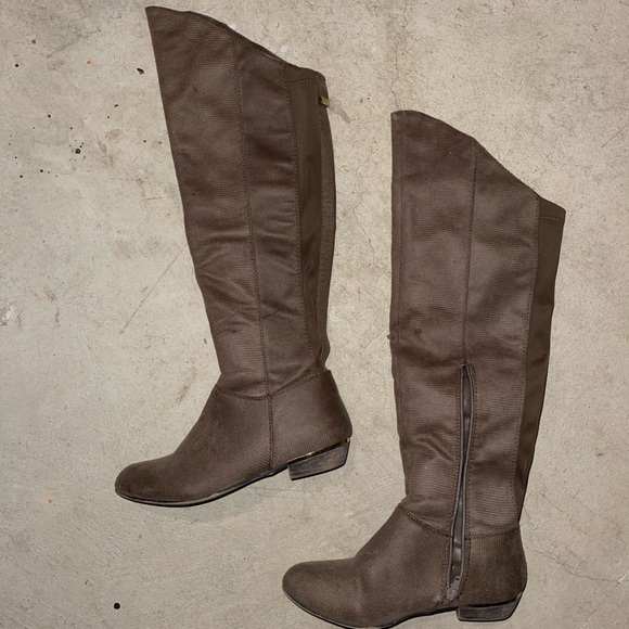 knee high boots - Picture 2 of 2